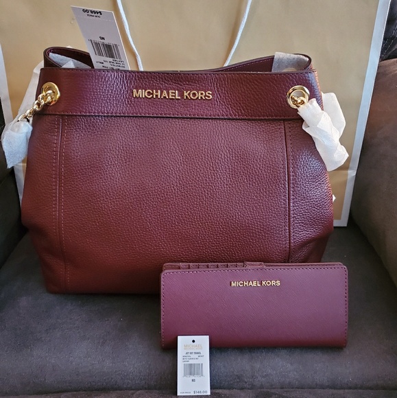 Michael Kors Handbags - MICHAEL KORS Jet Set Large Chain Tote and Wallet